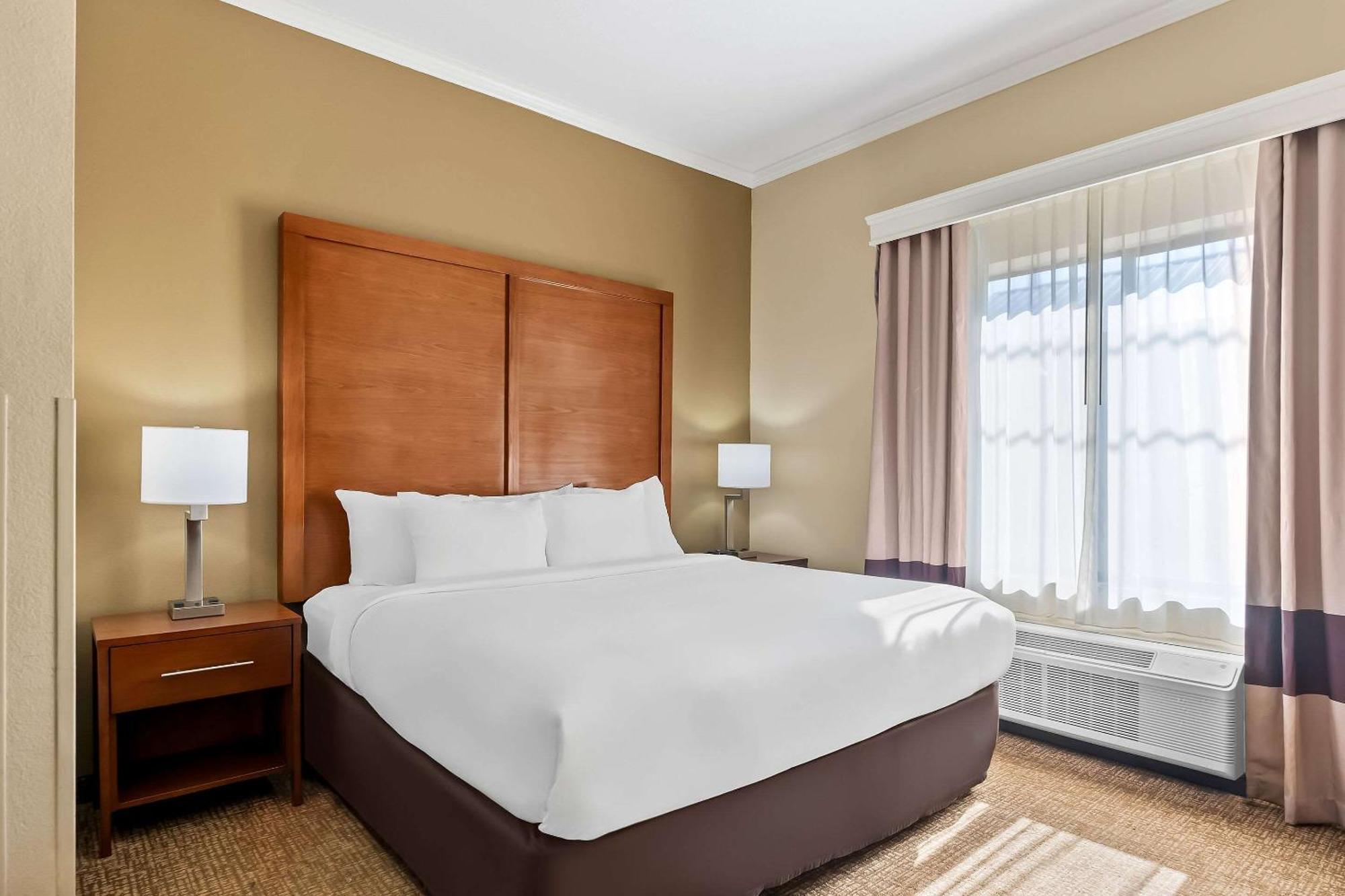 Comfort Suites Panama City Near Tyndall Afb Exterior foto