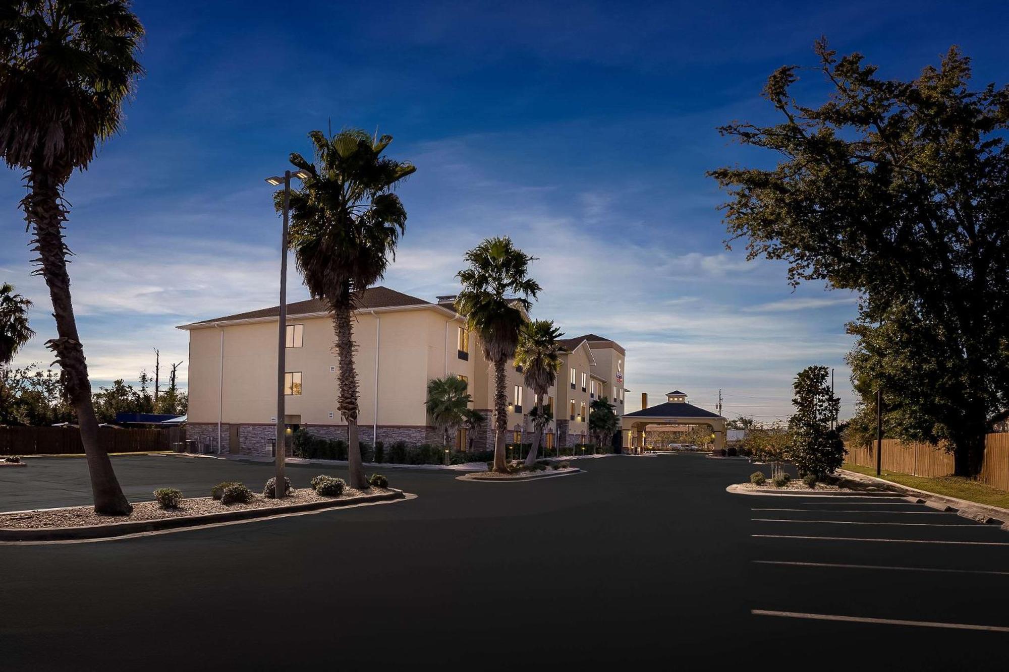 Comfort Suites Panama City Near Tyndall Afb Exterior foto
